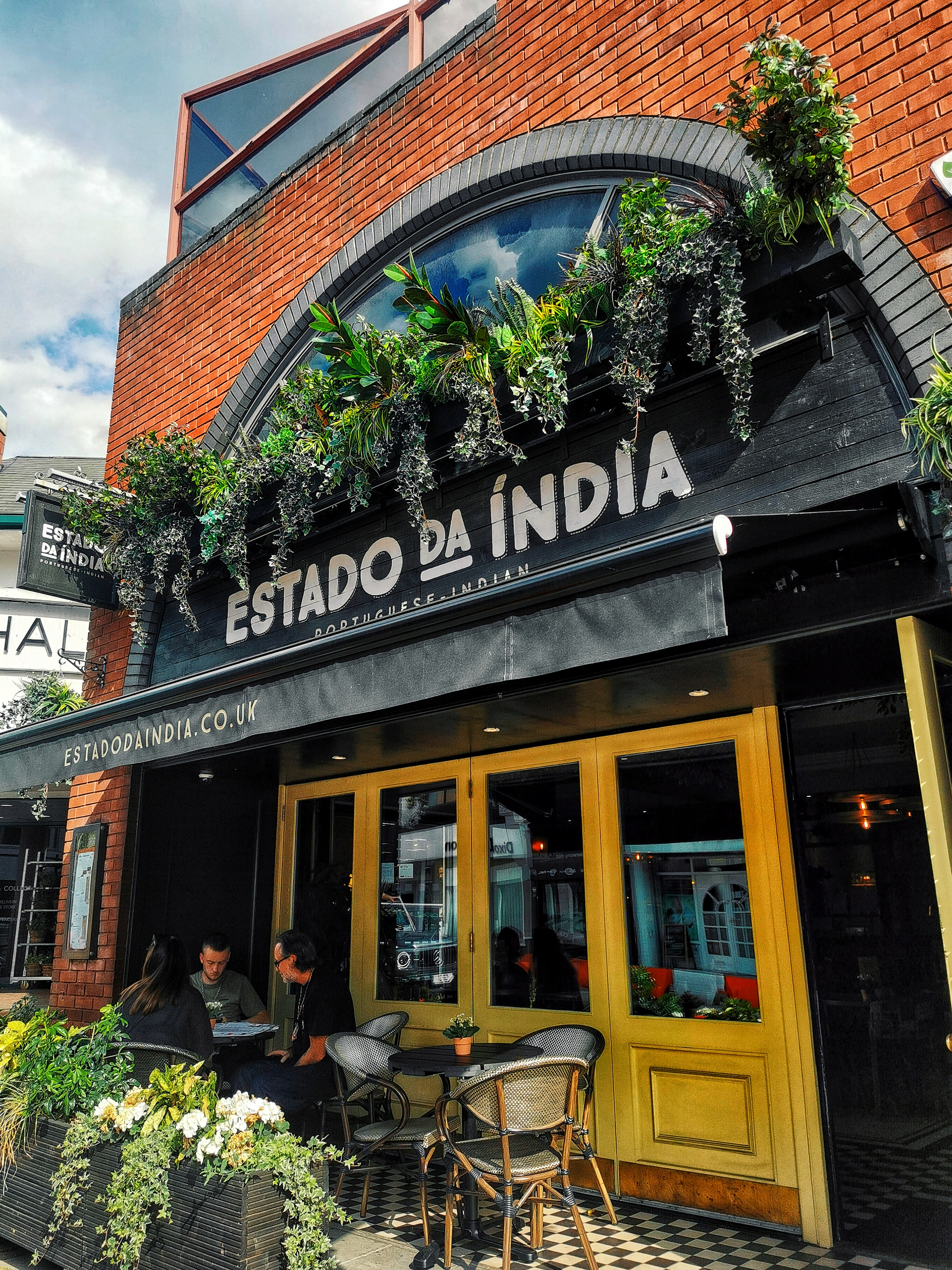 REVIEW: ESTADO DA INDIA HARBORNE